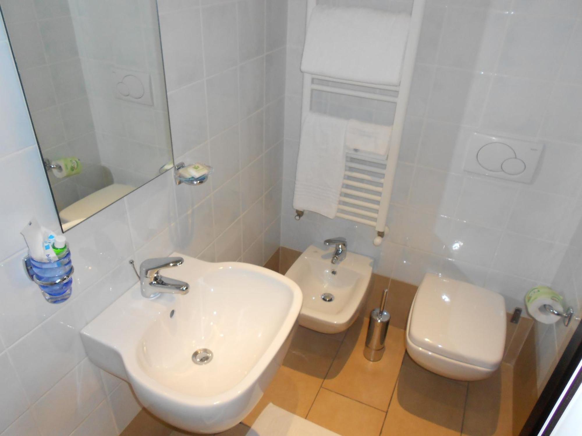 Hotel Tenda Rossa Марина ди Карара Екстериор снимка