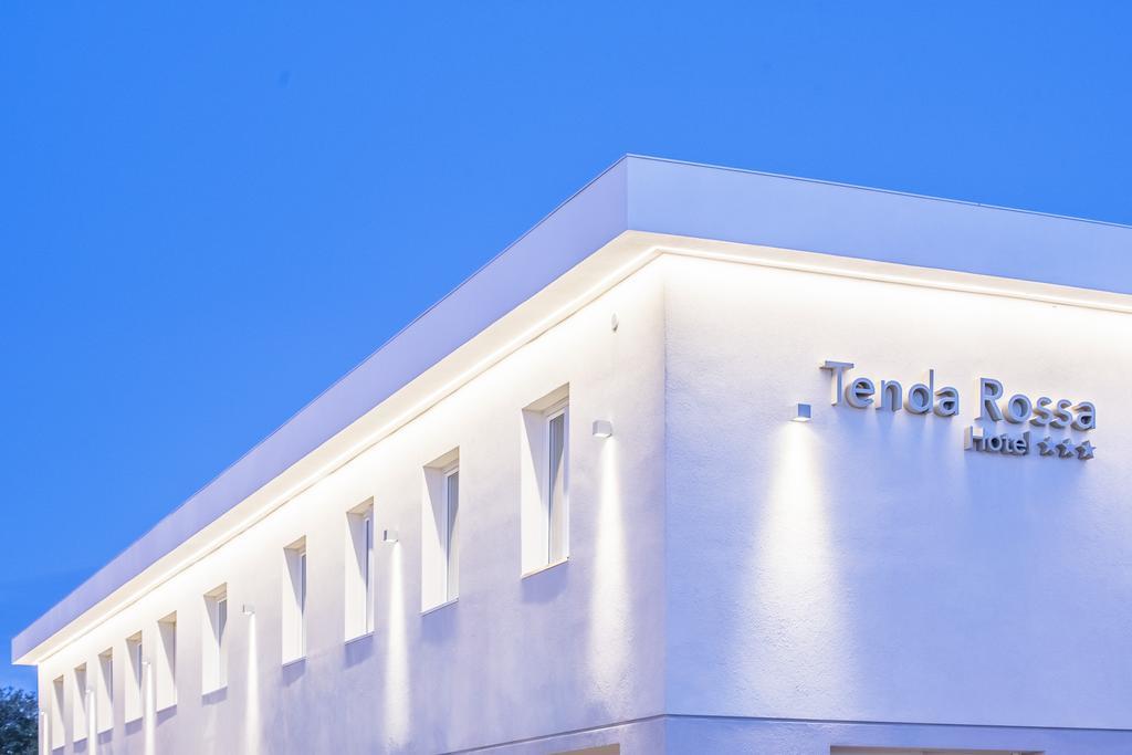 Hotel Tenda Rossa Марина ди Карара Екстериор снимка